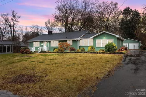 208 W Newton St, Spencer, NC 28159