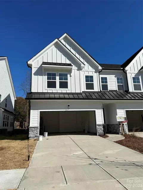 6011 Corbin Woods Ct, Charlotte, NC 28226
