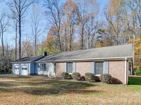 903 Foxborough Rd, Charlotte, NC 28213