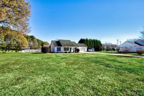 112 Brook Glen Dr, Mooresville, NC 28115