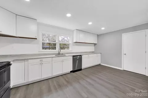 563 5th St, Chester, SC 29706 photo 5