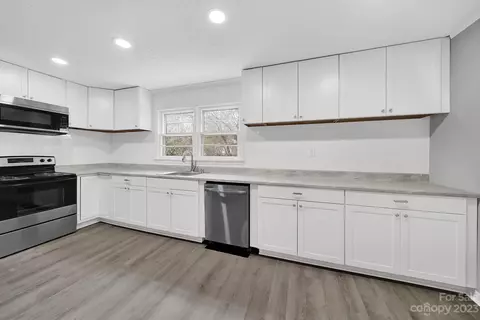 563 5th St, Chester, SC 29706 photo 6