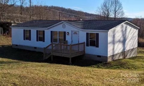 1218 Sugarloaf Mountain Rd, Hendersonville, NC 28792