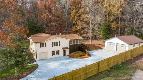 220 Holly Hills Dr, Troy, NC 27371