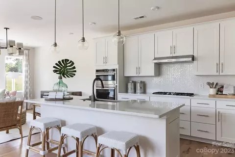 Berkeley Avenue, Mooresville, NC 28117