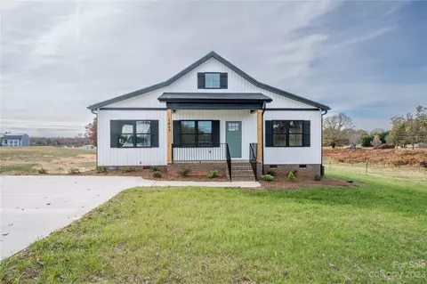1049 Cleveland Ave, Grover, NC 28073