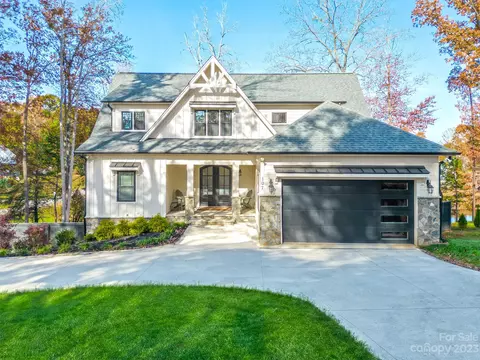 107 Jamiwind Ct, Mooresville, NC 28115