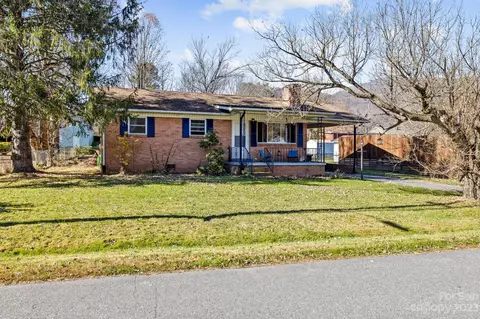 142 Hyatt St, Waynesville, NC 28786