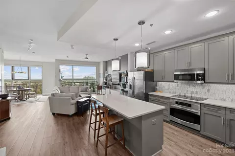 333 W Trade 2104 St #2104, Charlotte, NC 28202