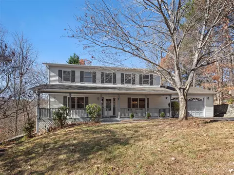402 Canonero Dr, Fairview, NC 28730