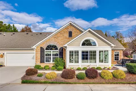 136 Lone Oak Cir, Rock Hill, SC 29732
