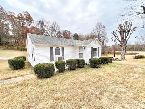 721 Broadway St, Lenoir, NC 28645
