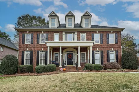 8719 Woodmere Crossing Ln, Charlotte, NC 28226