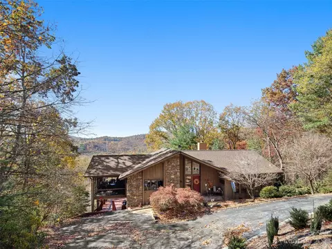 65 Mimosa Way, Hendersonville, NC 28739