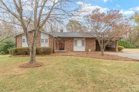 109 Maplewood Dr, Morganton, NC 28655