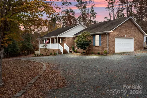 278 Newport Dr, Mount Gilead, NC 27306