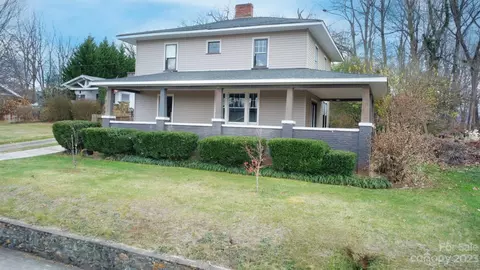 203 Pennsylvania Ave, Canton, NC 28716