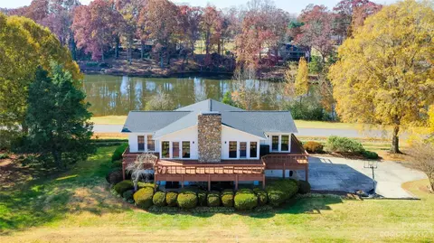 443 W Gleneagles Rd, Statesville, NC 28625