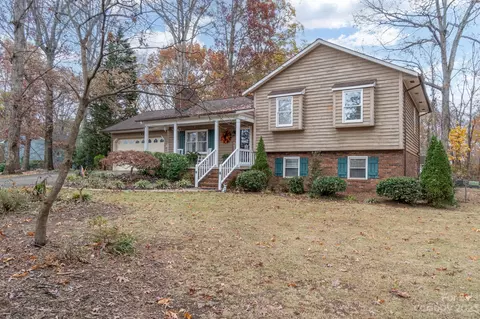 111 Timberbrook Ln, Statesville, NC 28625