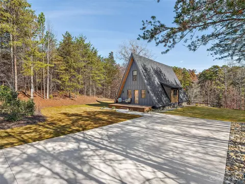 11 Indian Summer Ln, Mill Spring, NC 28756 photo 5