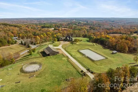 67 Golf Course Rd, Columbus, NC 28722