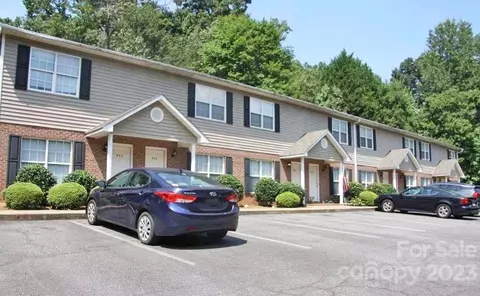 8 Th Nw Ave NW, Hickory, NC 28601