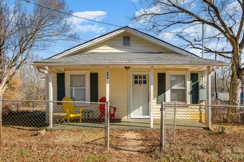 736 E Georgia Ave, Bessemer City, NC 28016