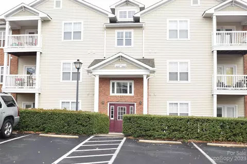 10638 Hill Point Ct, Charlotte, NC 28262