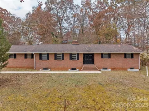 219 Walnut Ave, Mount Holly, NC 28120
