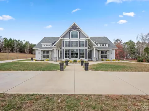 26 Silver Fox Ln, Tryon, NC 28782 photo 2