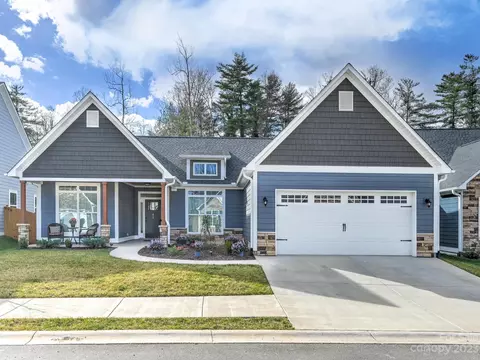 65 Marianne Dr, Hendersonville, NC 28739