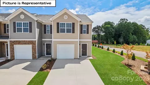 8105 Murray Branch Dr, Charlotte, NC 28216