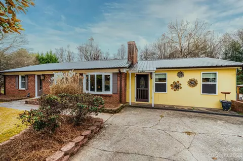 3290 Pineburr Rd, Lenoir, NC 28645