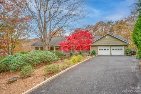 40 Red Bud Ln, Columbus, NC 28722