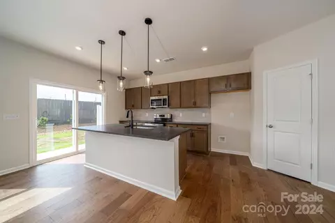 3151 Hutton Gardens Ln, Charlotte, NC 28269