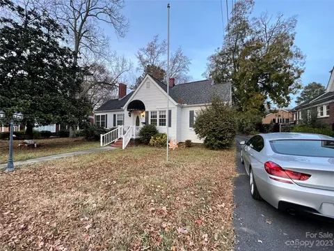 1051 Pine St, Chester, SC 29706 photo 2