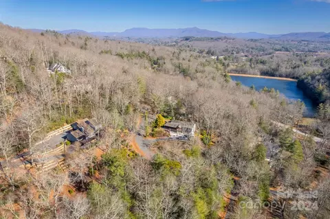 599 Sunrise Ridge Rd, Spruce Pine, NC 28777