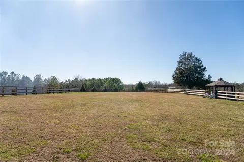 Exterior - 401 Over Hill 7 10 Dr #7 & 10, Tryon, NC 28782 photo 15 of 22