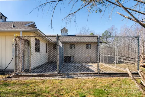 Exterior - 401 Over Hill 7 10 Dr #7 & 10, Tryon, NC 28782 photo 6 of 22
