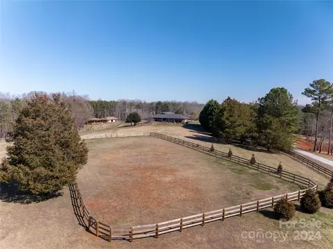 Exterior - 401 Over Hill 7 10 Dr #7 & 10, Tryon, NC 28782 photo 22 of 22
