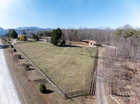 Exterior - 401 Over Hill 7 10 Dr #7 & 10, Tryon, NC 28782 photo 20 of 22