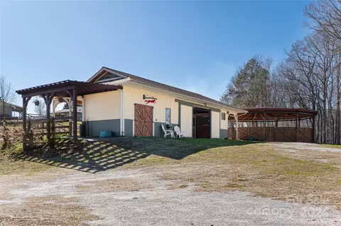 Exterior - 401 Over Hill 7 10 Dr #7 & 10, Tryon, NC 28782 photo 3 of 22