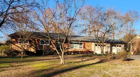 1872 Rock Springs Cir, Denver, NC 28037
