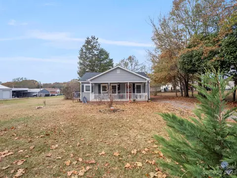 994 S Broadway St, Forest City, NC 28043