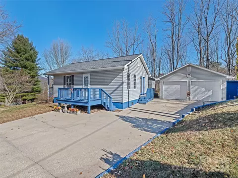 Exterior - 79 Mitchell St, Canton, NC 28716 photo 2 of 16