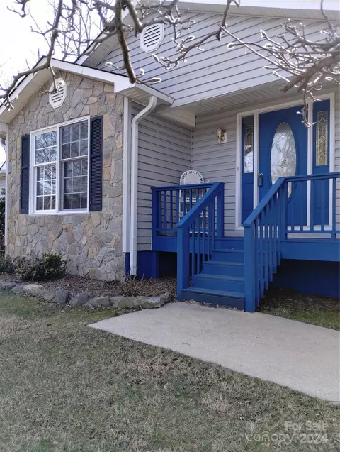Exterior - 79 Mitchell St, Canton, NC 28716 photo 7 of 16