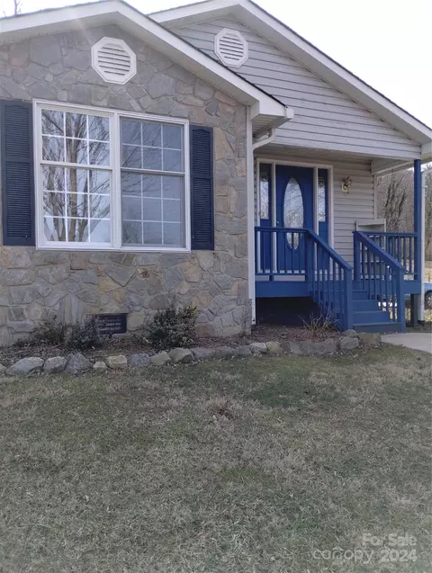 Exterior - 79 Mitchell St, Canton, NC 28716 photo 6 of 16