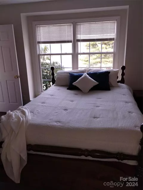 Bedroom - 79 Mitchell St, Canton, NC 28716 photo 6 of 7