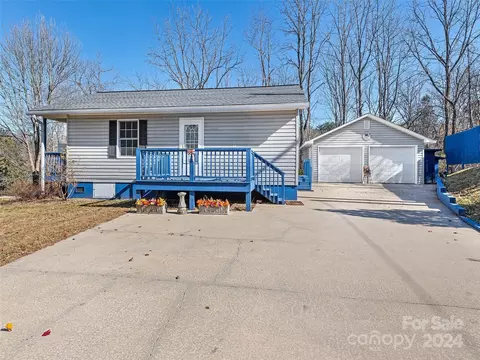 Exterior - 79 Mitchell St, Canton, NC 28716 photo 3 of 16