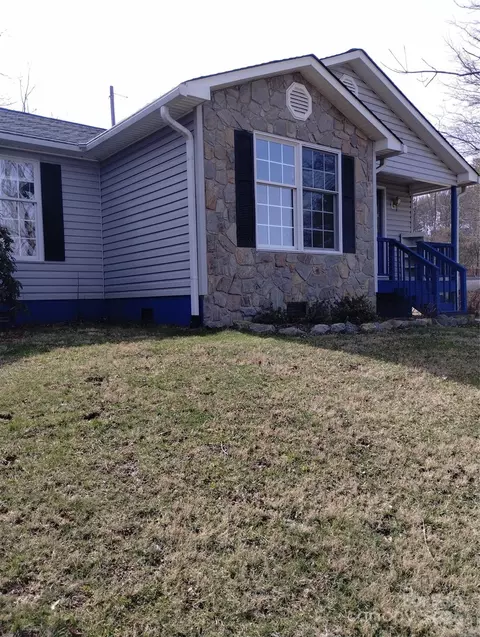Exterior - 79 Mitchell St, Canton, NC 28716 photo 5 of 16